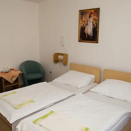 Korzo ホテル Nové Zámky