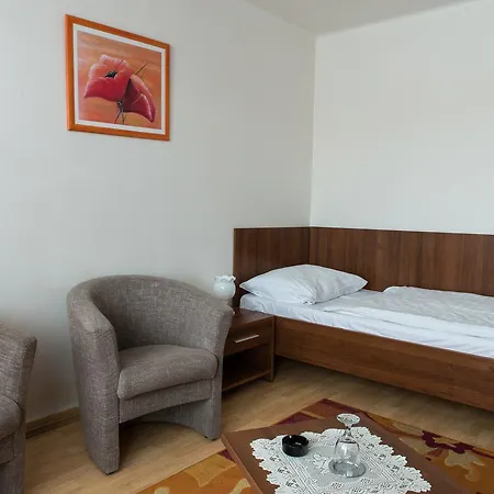 מלון Korzo Nové Zámky